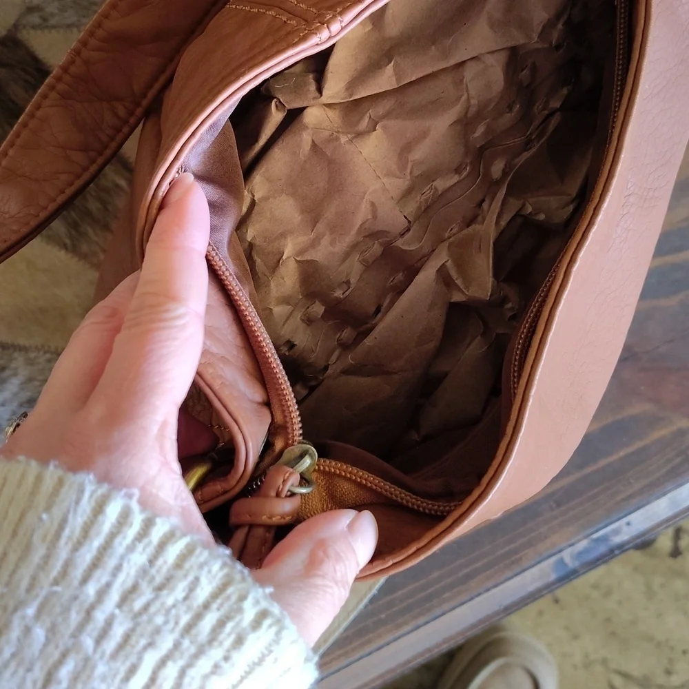 Montana West PU faux leather brown hobo bag with extra zip pouch  zip top